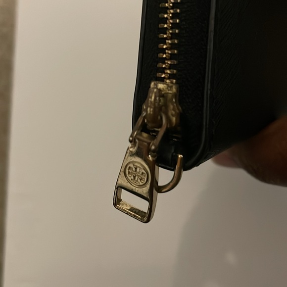 Tory Burch Long Zip Wallet - Picture 6 of 17